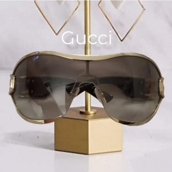 Gucci | Accessories | Gucci Brown Gg 2738s Buckle Detail  display picture 2